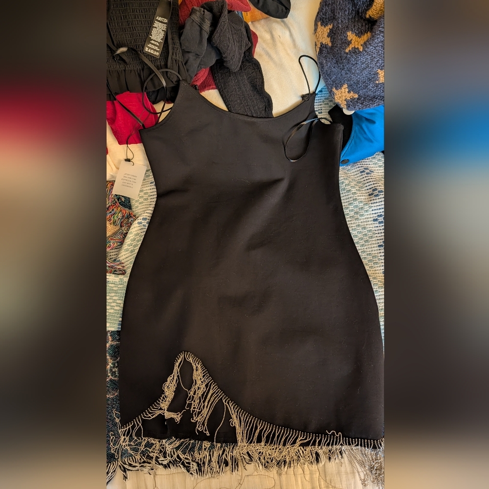 Elegant Black Fringe Hem Dress - Picture 3 of 4